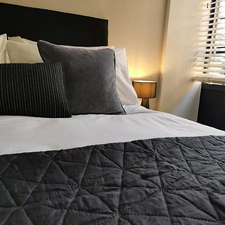 Axiom Apartment - Beautiful Stylish 2 Bed. Cheltenham Kültér fotó